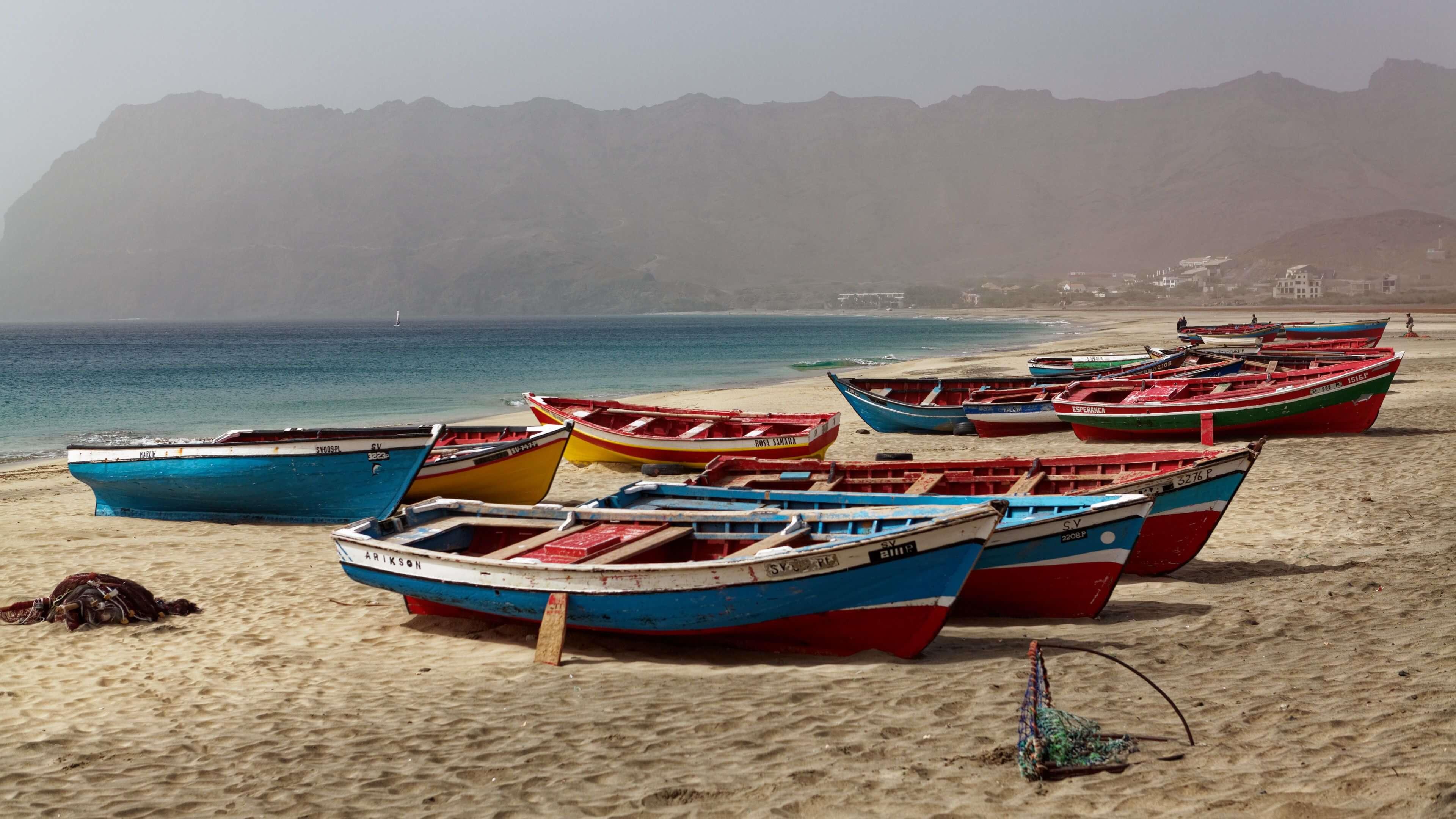 Bateaux sur la plage